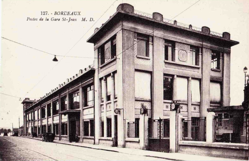 Carte postale ancienne Bordeaux Postes de la gare du Midi à Bordeaux
