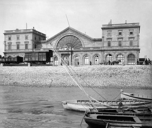 Carte postale ancienne Gare de Bordeaux-Bastide à Bordeaux