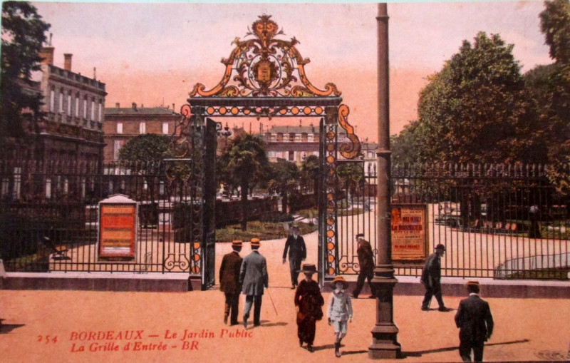 Carte postale ancienne Bordeaux - Jardin public 13 à Bordeaux