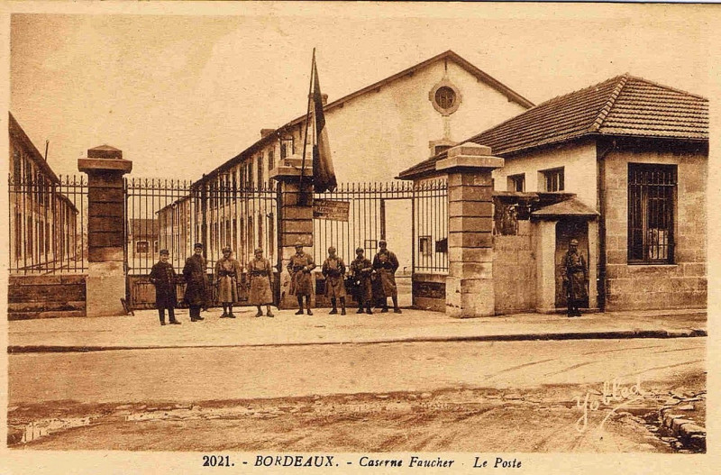 Carte postale ancienne Bordeaux - Caserne Faucher 2 à Bordeaux