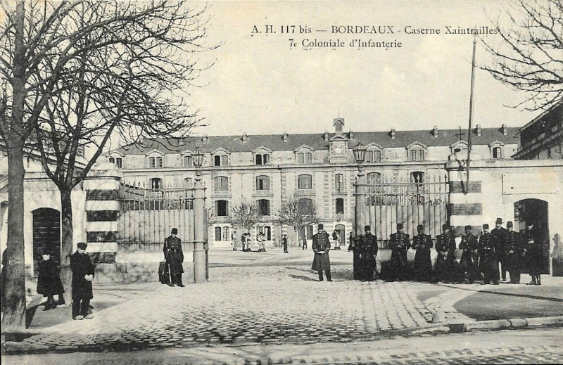 Carte postale ancienne Bordeaux - Caserne Xaintrailles 2 à Bordeaux