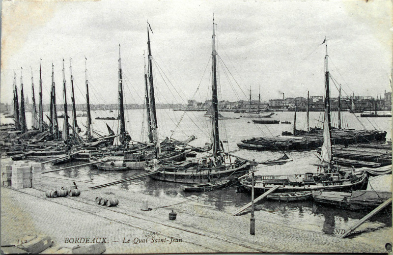 Carte postale ancienne Bordeaux - Port 9 à Bordeaux