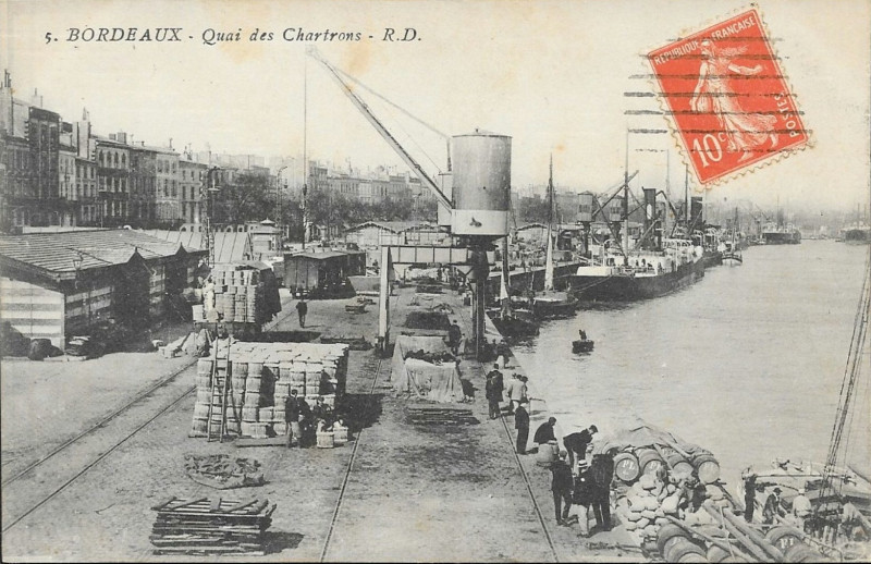 Carte postale ancienne Bordeaux - Quai des Chartrons 1 à Bordeaux