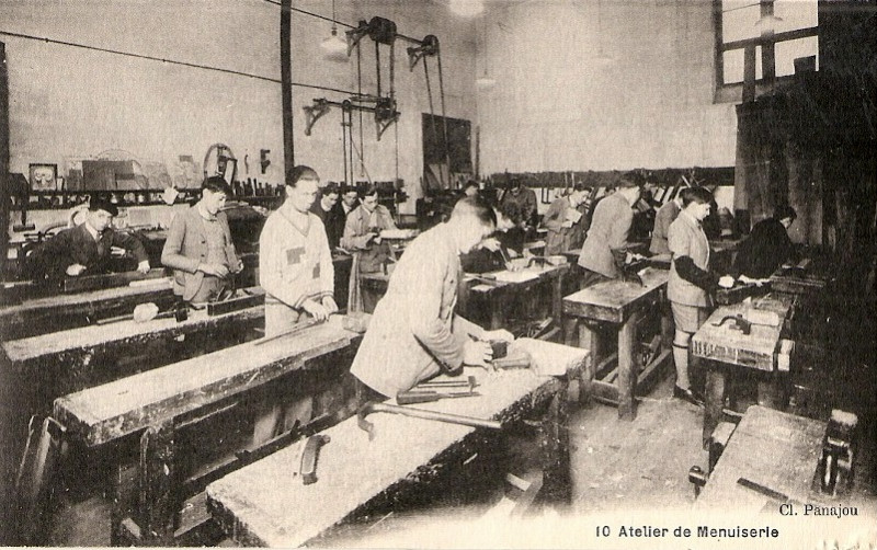 Carte postale ancienne Bordeaux - Collège 10 à Bordeaux