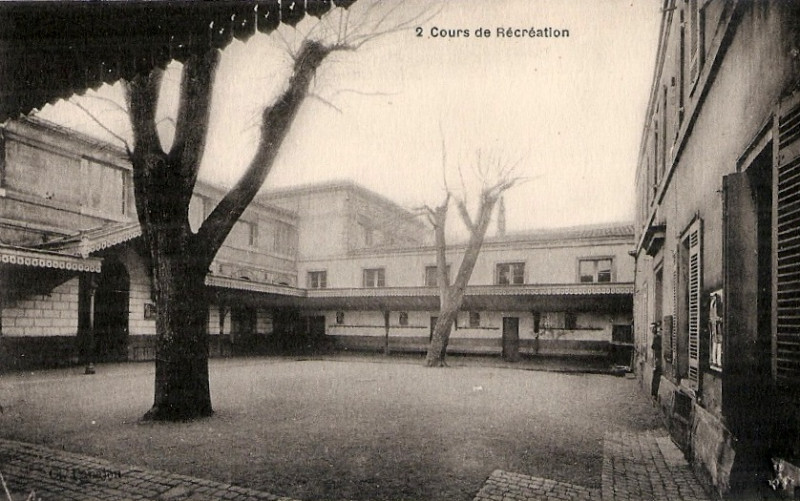 Carte postale ancienne Bordeaux - Collège 2 à Bordeaux