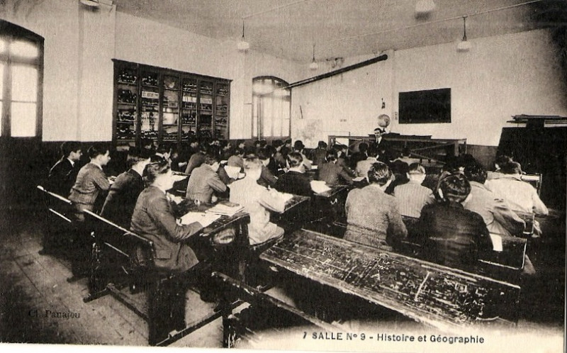 Carte postale ancienne Bordeaux - Collège 7 à Bordeaux
