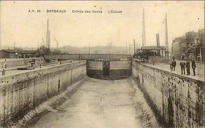 Carte postale ancienne Bordeaux - Bassin à flot 2 à Bordeaux
