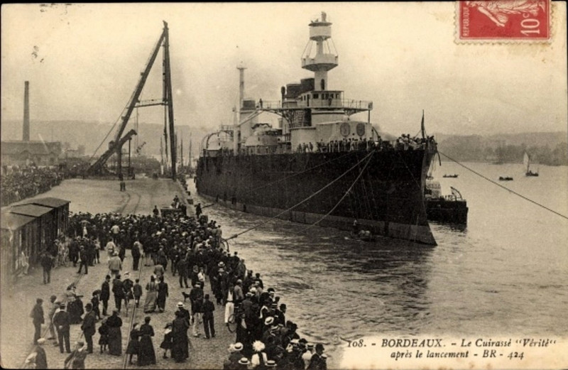 Carte postale ancienne Bordeaux Le cuirassé Verite 1907 8 à Bordeaux
