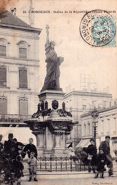 Carte postale ancienne Bordeaux - Place Picard 2 à Bordeaux