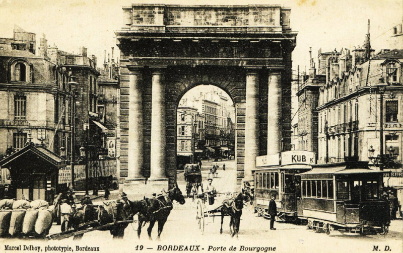Carte postale ancienne Bordeaux - Porte de Bougogne 1 à Bordeaux