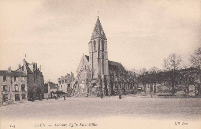 Carte postale ancienne Caen eglise saintgilles place à Caen