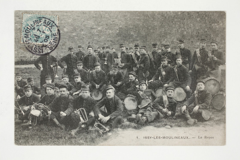 Carte postale ancienne Le Repos  à Issy-les-Moulineaux