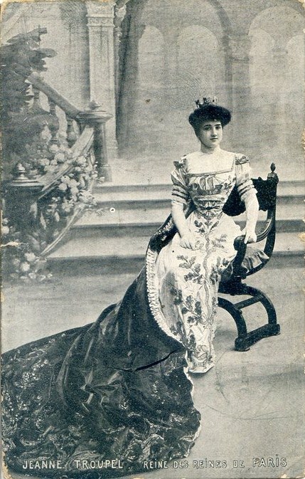 Carte postale ancienne Jeanne Troupel 3