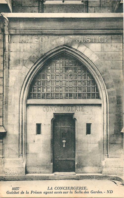Carte postale ancienne Paris 1e La Conciergerie. Porte actuelle de la prison à Paris 1er
