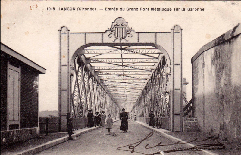Carte postale ancienne Langon - pont métallique 3