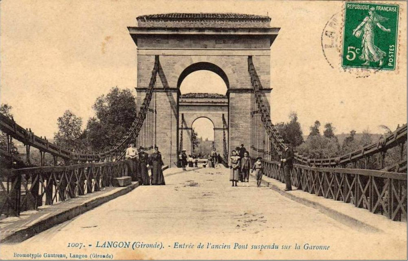 Carte postale ancienne Langon - pont suspendu 5