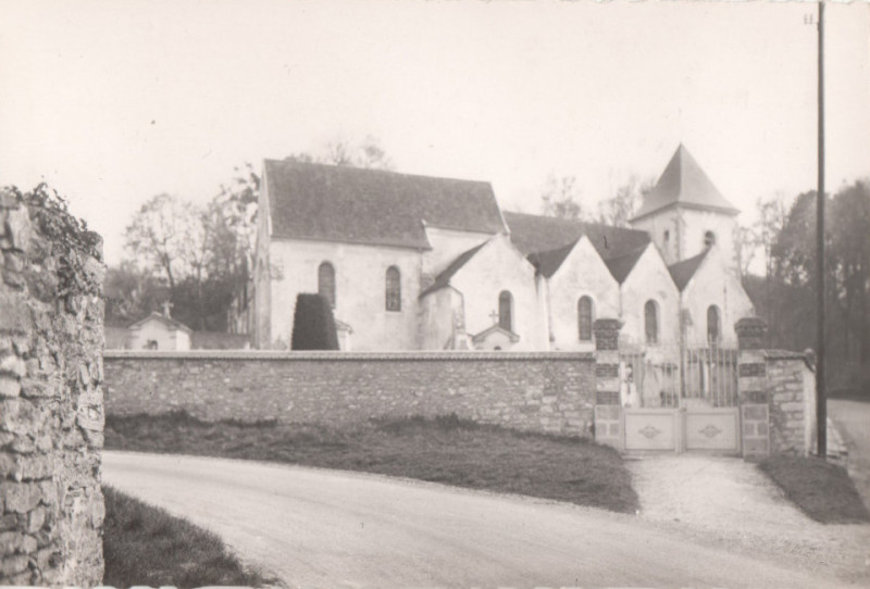 Carte postale ancienne L2587 - Flins-sur-Seine - Eglise