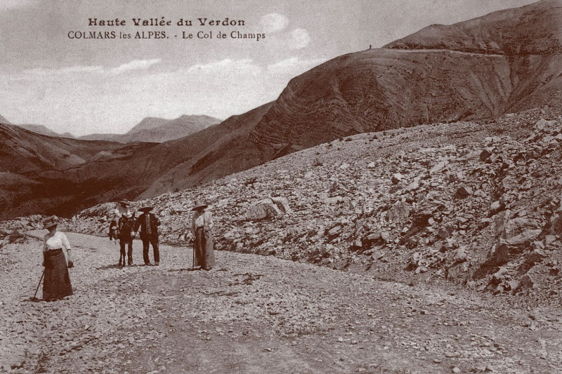 Carte postale ancienne Carte postale ancienne – Sur la route du col des Champs  à Colmars