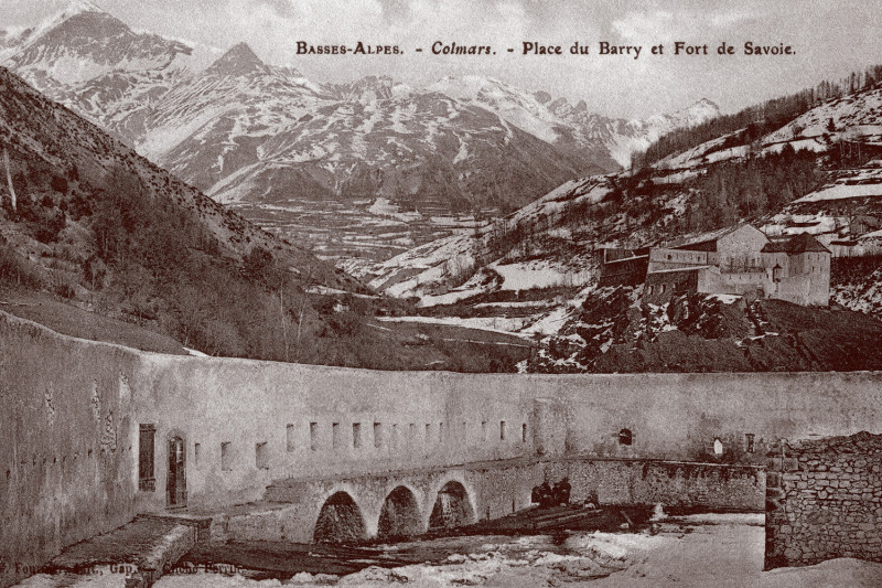 Carte postale ancienne Colmars remparts du Barry