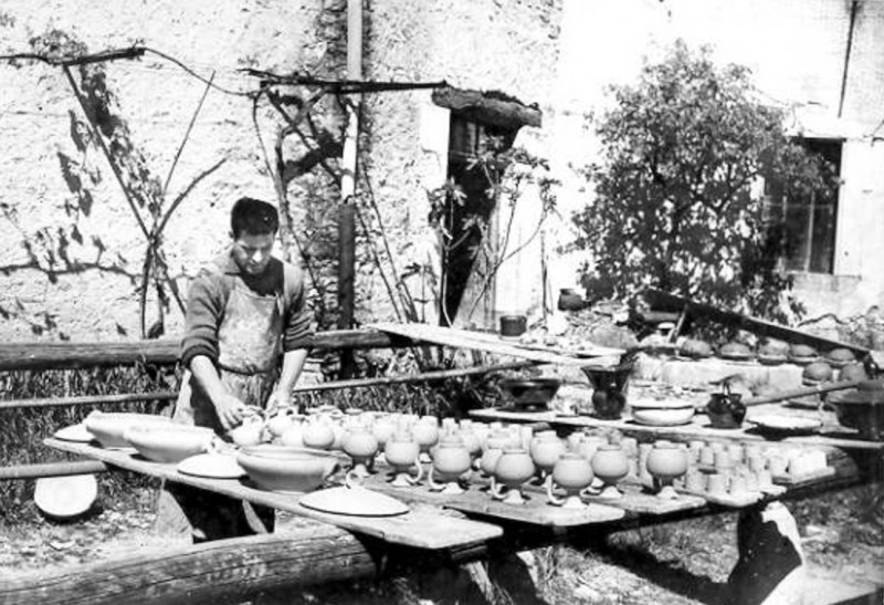 Carte postale ancienne Dieulefit poterie de Provence