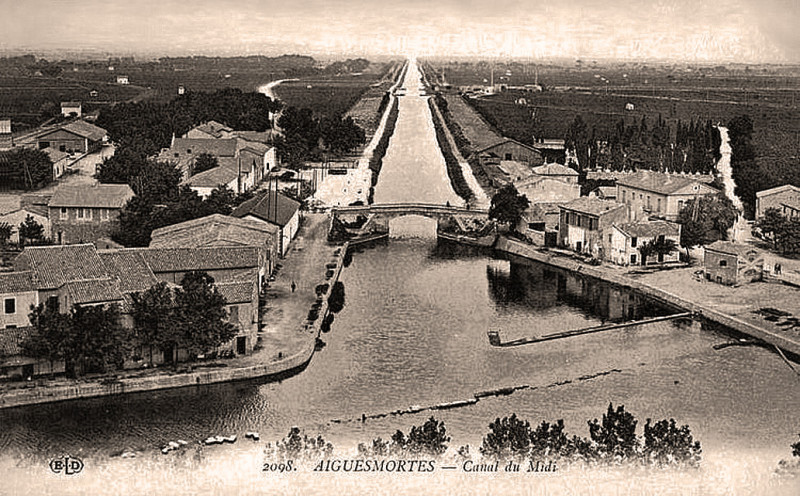 Carte postale ancienne Aigues Mortes Canal du Midi 1915