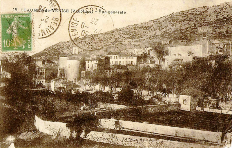 Carte postale ancienne Beaumes village vue du côté Est