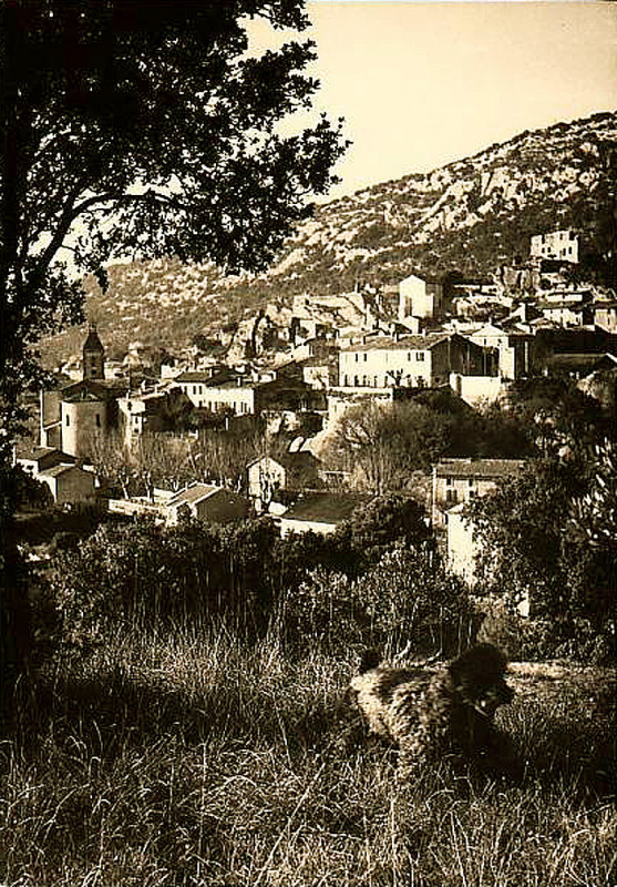 Carte postale ancienne Beaumes Vue du village