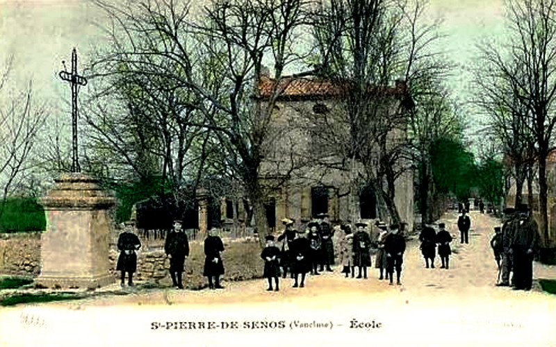 Carte postale ancienne Bollène Saint-Pierre-de-Sénos l'école