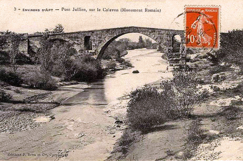 Carte postale ancienne Bonnieux Pont Julien