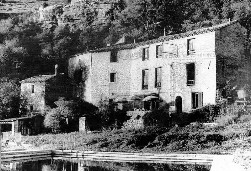 Carte postale ancienne Buoux auberge Seguin