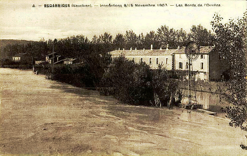 Carte postale ancienne Bédarrides quartier de la Gare 8 au 15 Novembre 1907