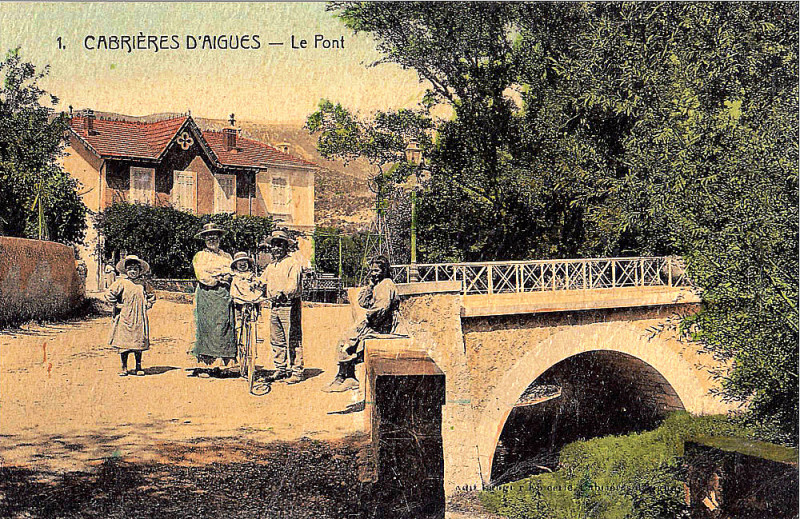 Carte postale ancienne Cabrières-d'Aigues le pont