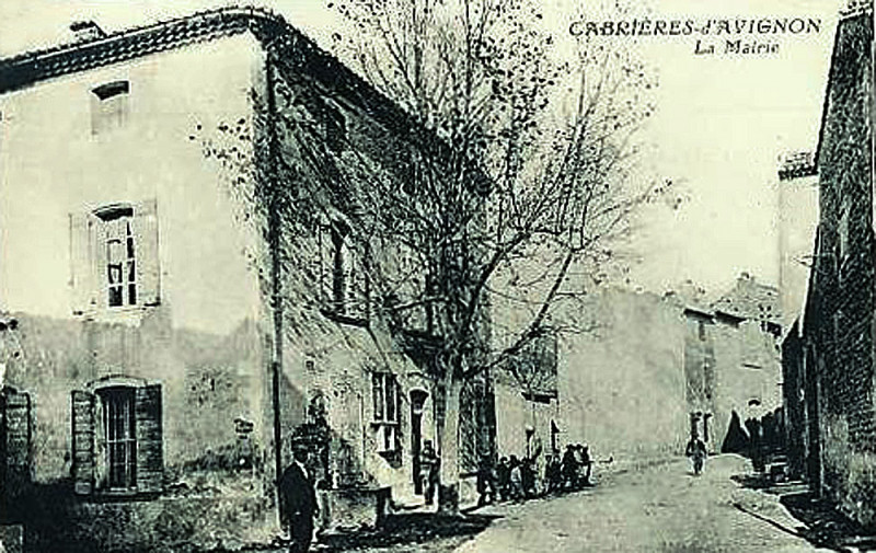 Carte postale ancienne Cabrières-d'Avignon Mairie