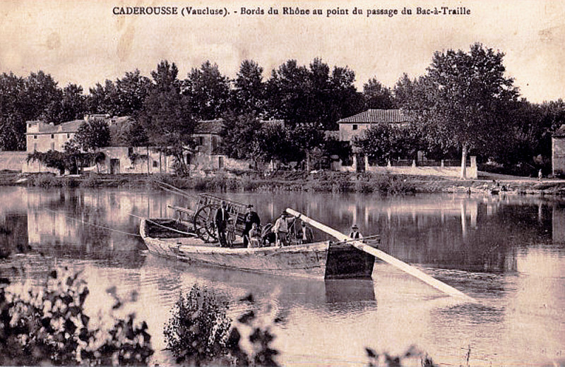 Carte postale ancienne Caderousse Bac à traille