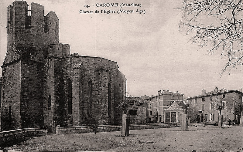 Carte postale ancienne Caromb chevet de l'église