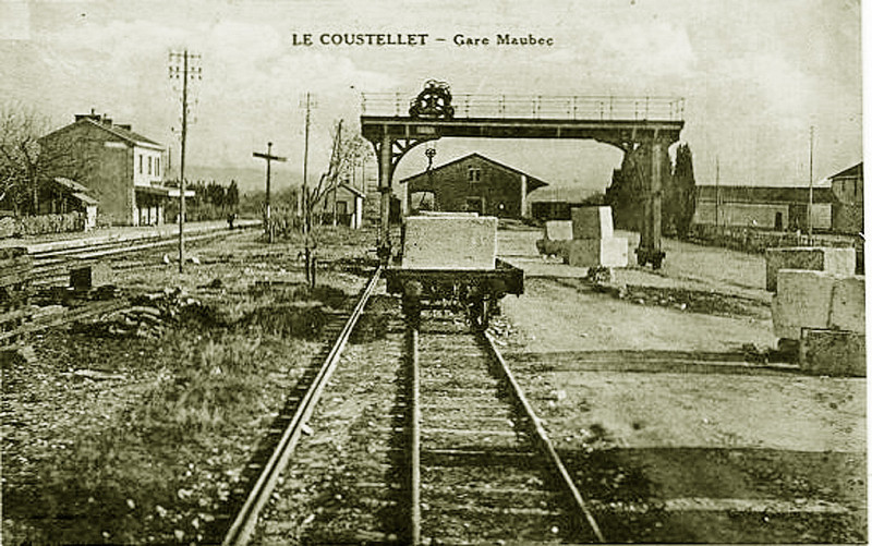 Carte postale ancienne Coustellet Gare de Maubec