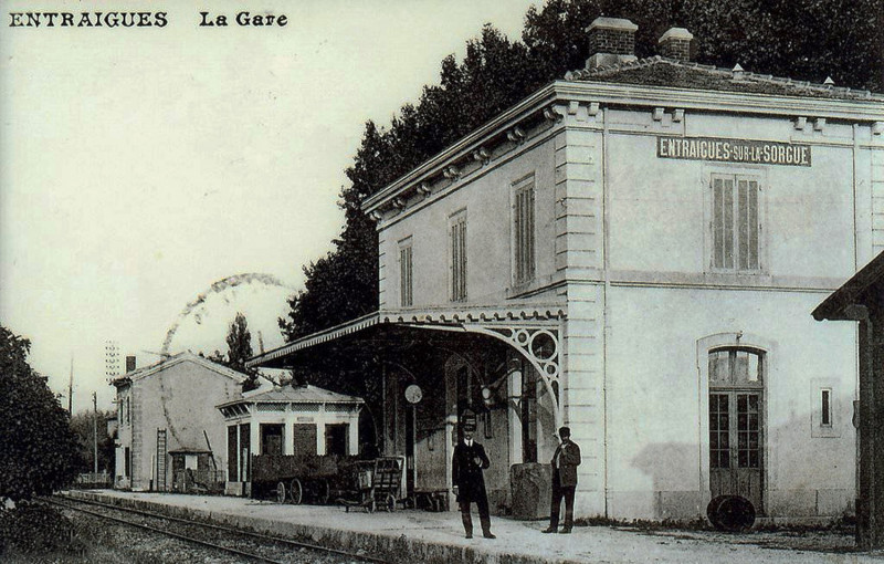 Carte postale ancienne Entraigues gare