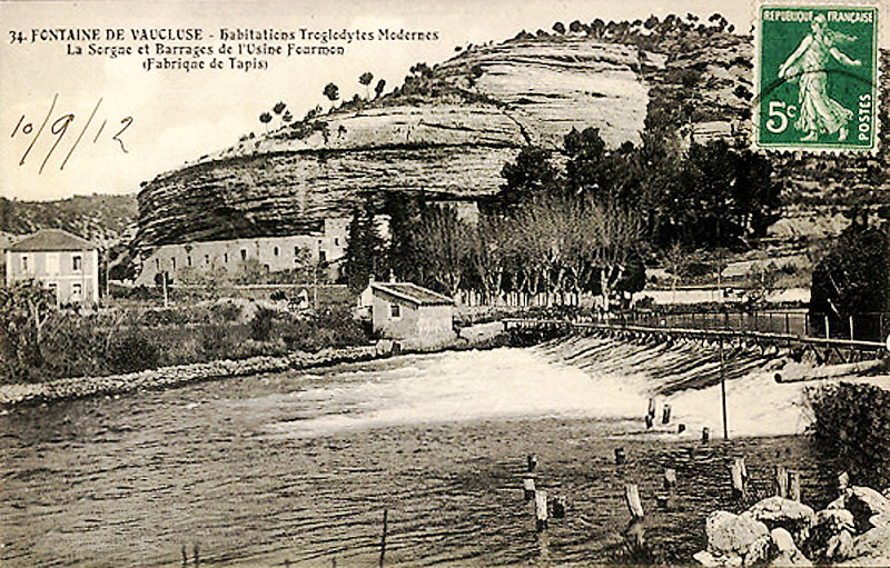 Carte postale ancienne Fontaine-de-Vaucluse Bastide de la Baume et barrages de l'usine Fourmon