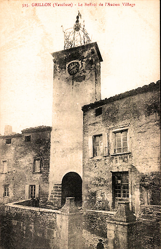 Carte postale ancienne Grillon Le Beffroi