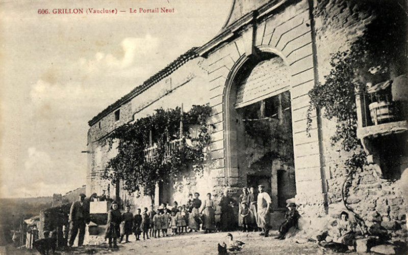 Carte postale ancienne Grillon Le Portail-Neuf
