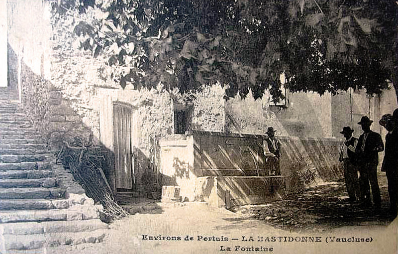 Carte postale ancienne La Bastidonne Fontaine