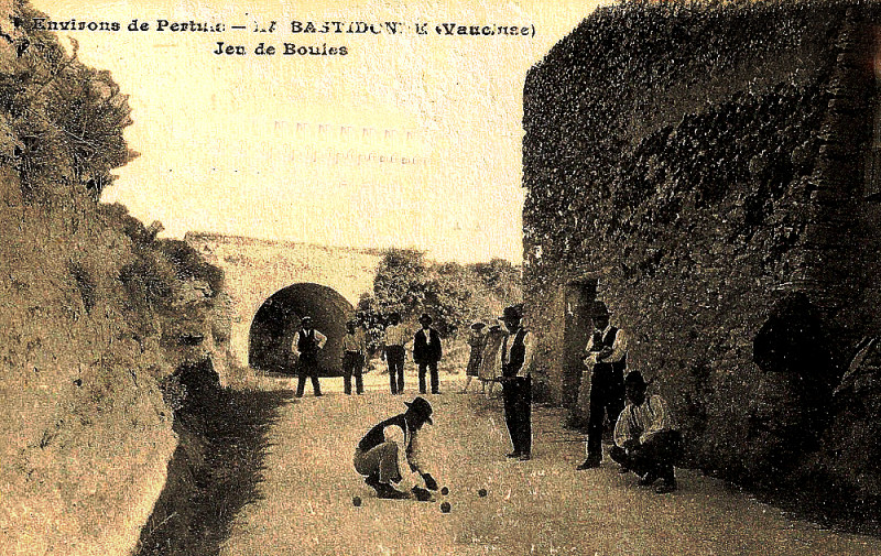 Carte postale ancienne La Bastidonne Jeu de Boules
