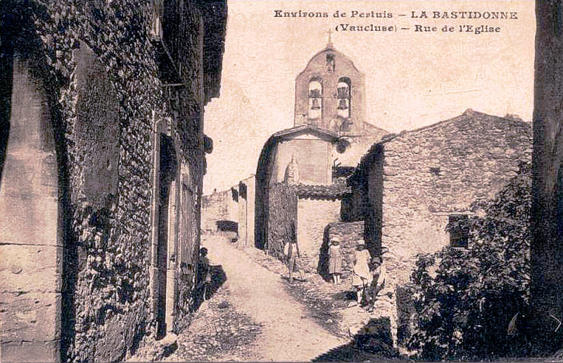 Carte postale ancienne La Bastidonne rue de l'église