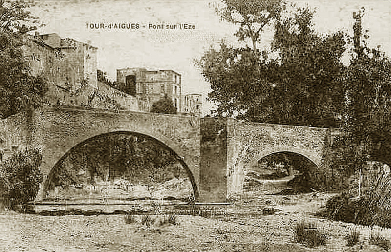 Carte postale ancienne La Tour-d'Aigues Pont sur l'Eze