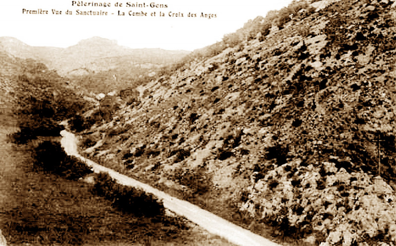 Carte postale ancienne Le Beaucet la Combe et la Croix des Anges