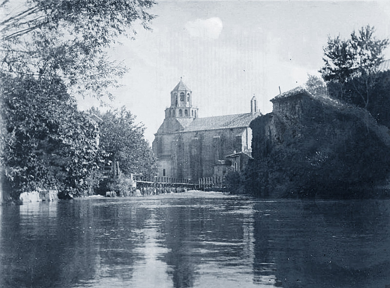 Carte postale ancienne Le Thor Sorgues et église