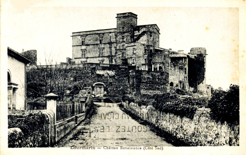 Carte postale ancienne Lourmarin château