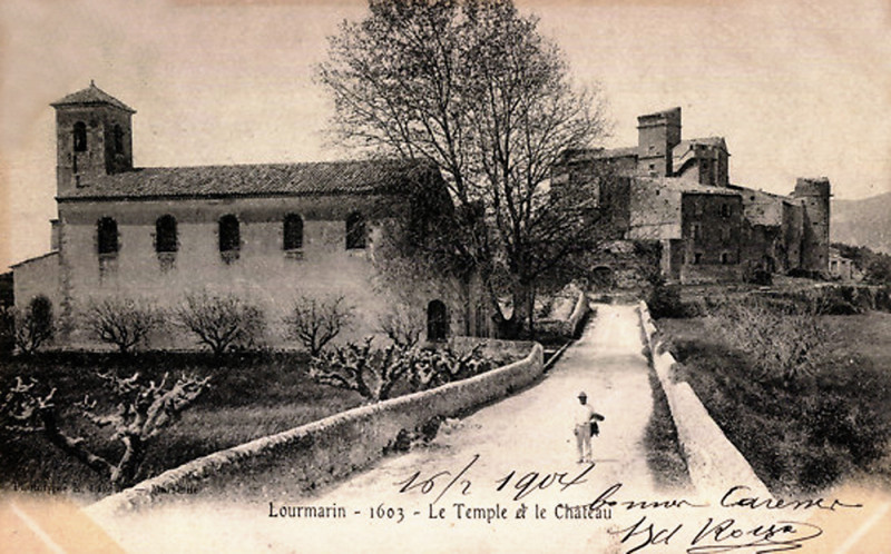Carte postale ancienne Lourmarin Le Temple et le Chateau