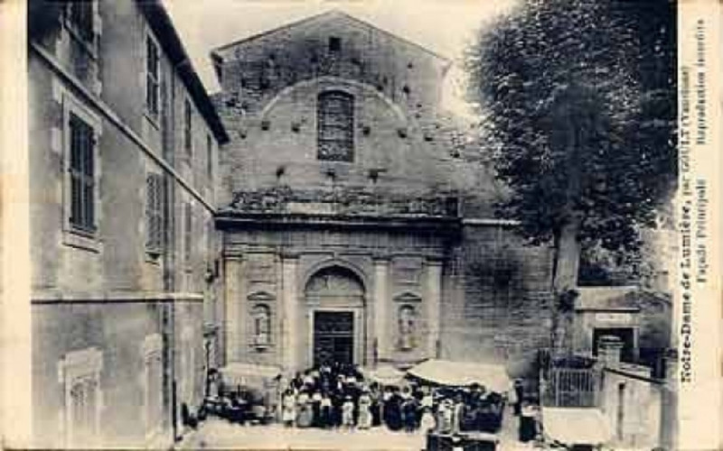 Carte postale ancienne Lumières Vaucluse Jour de marché