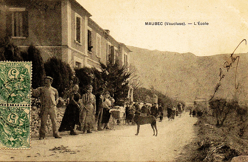 Carte postale ancienne Maubec l'école en 1907